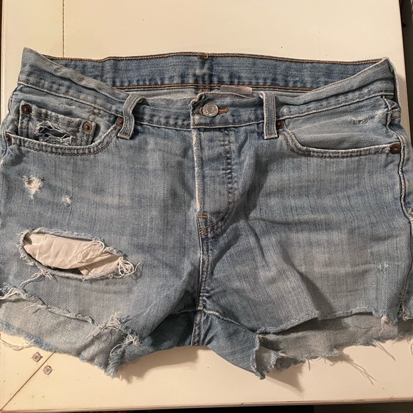Levis 501 jean shorts size 26 - Picture 1 of 4